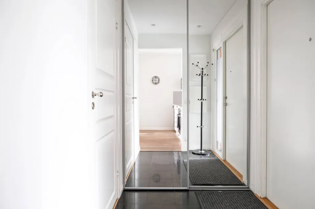 Hallway - Waterfront Apartment with Balcony in Stockholm