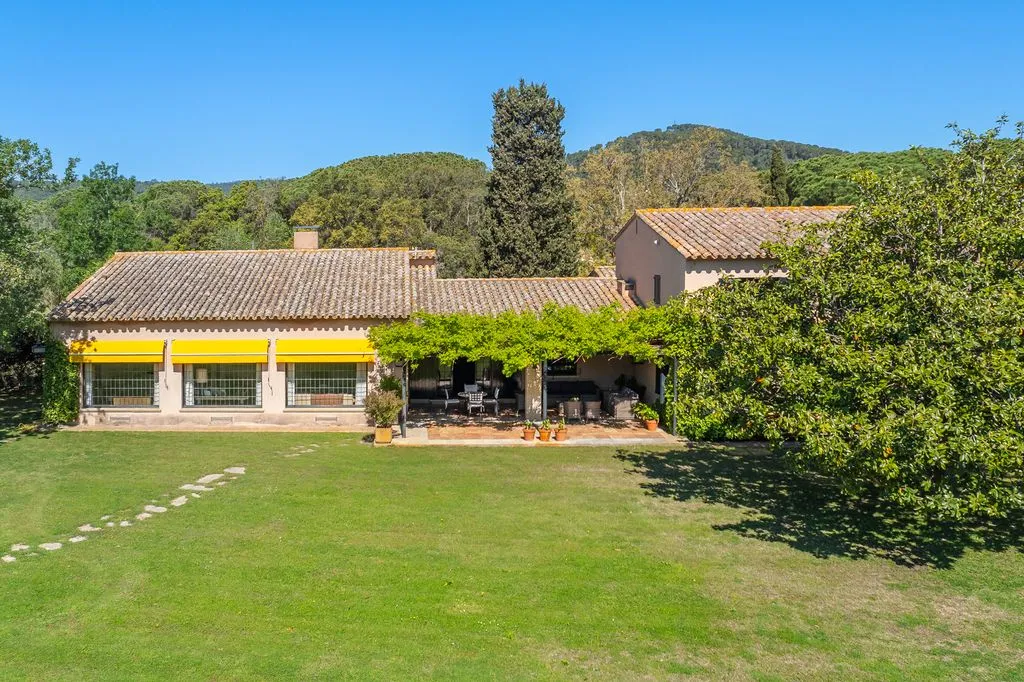 Vista aerea - Luxury House with Historic Tower in Mont-ras