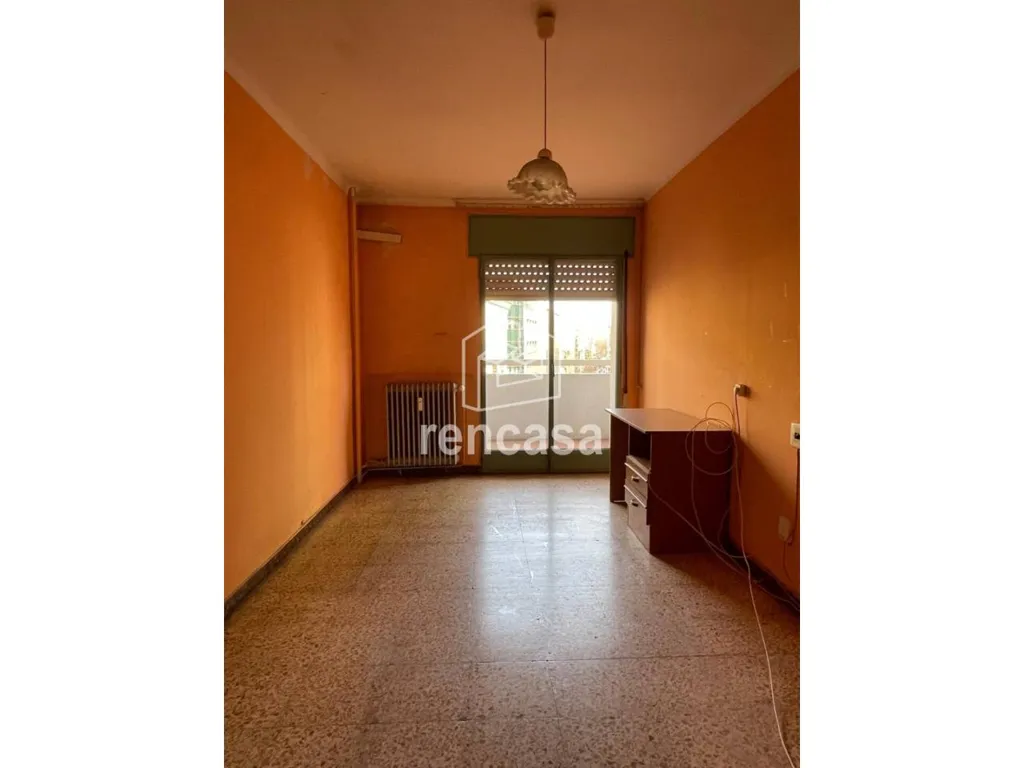 Toad - Spacious Flat with Balcony in Instituts