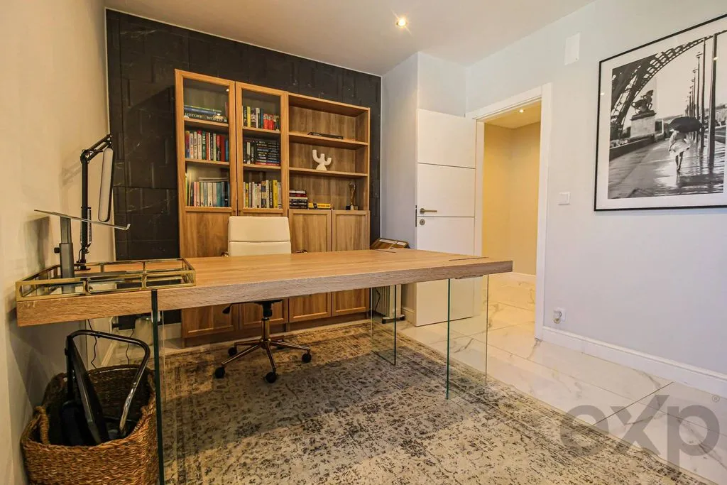 Bureau - Luxury Penthouse with Panoramic Views in Portimão