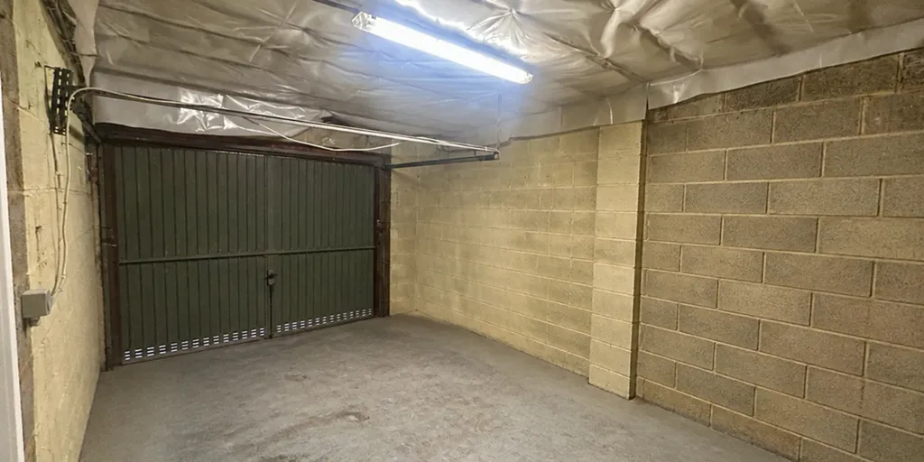 Garage - Villa avec jardin à Jumet