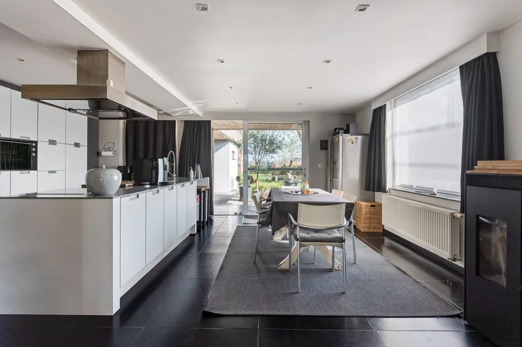 3-bedroom house in Hoevenen