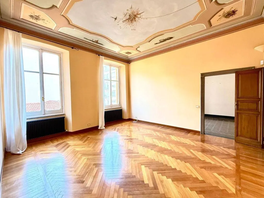 Elutuba - Luxury Apartment with Frescoed Ceilings in Chiavari