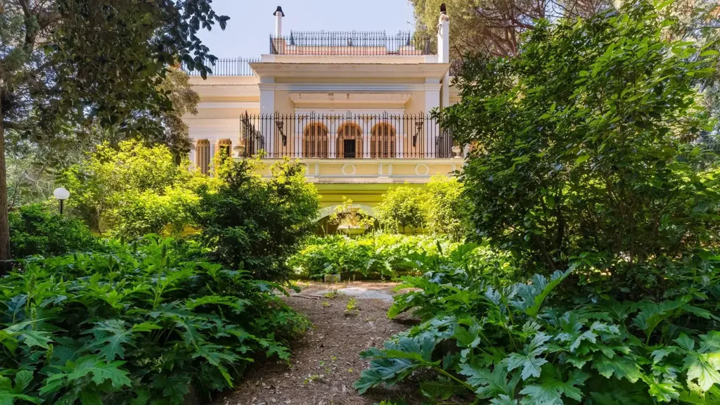 Aed - Historic Villa with Private Park in Bari