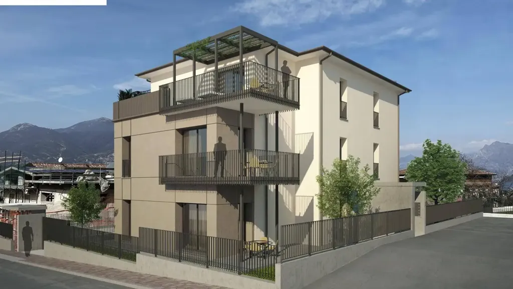 Newly Built Apartment with Private Garden in Iseo