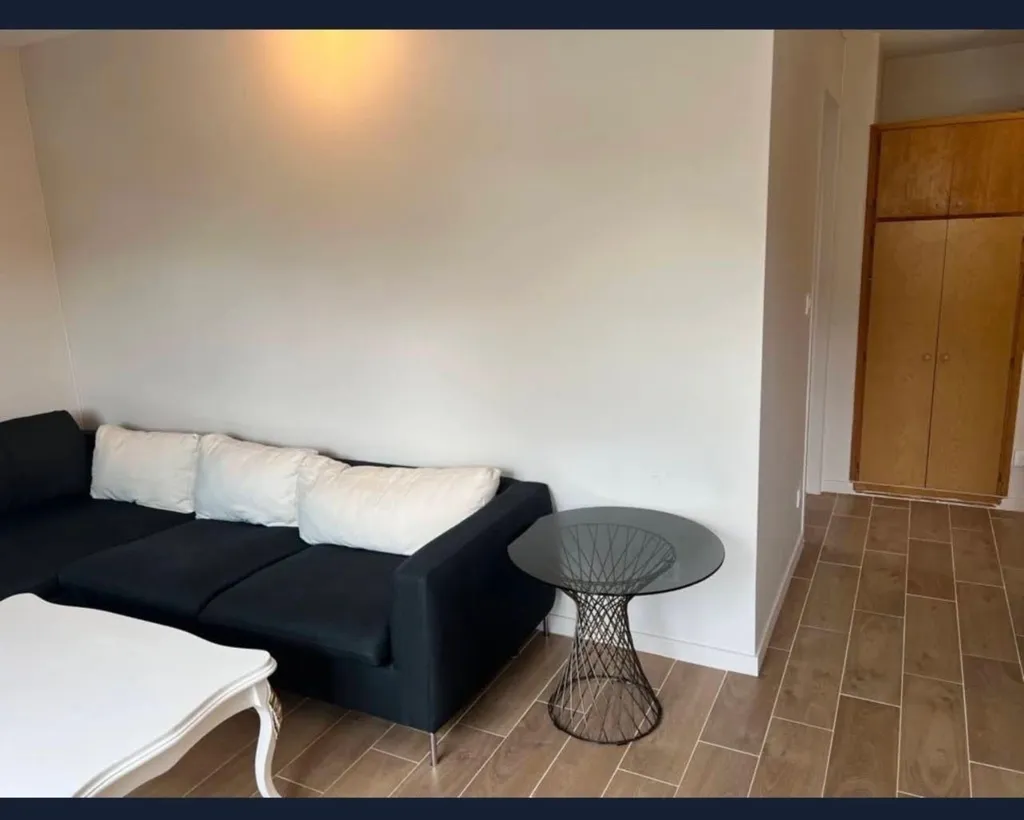 Soggiorno - Renovated Studio near Osny Station with Parking