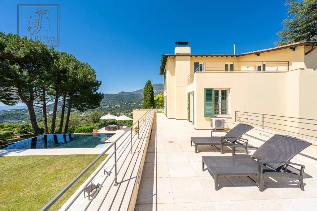 Terrass - Villa with Sea View in Prestigious Menton