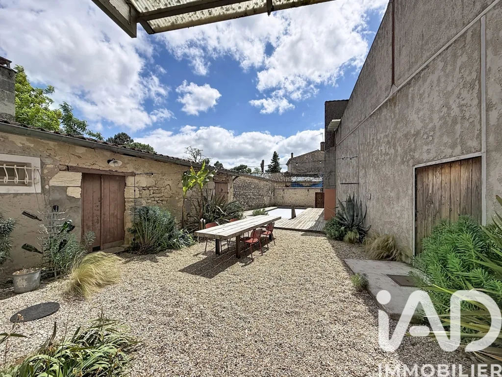 Garden - Charming House with Pool in Saint-Seurin-de-Cadourne