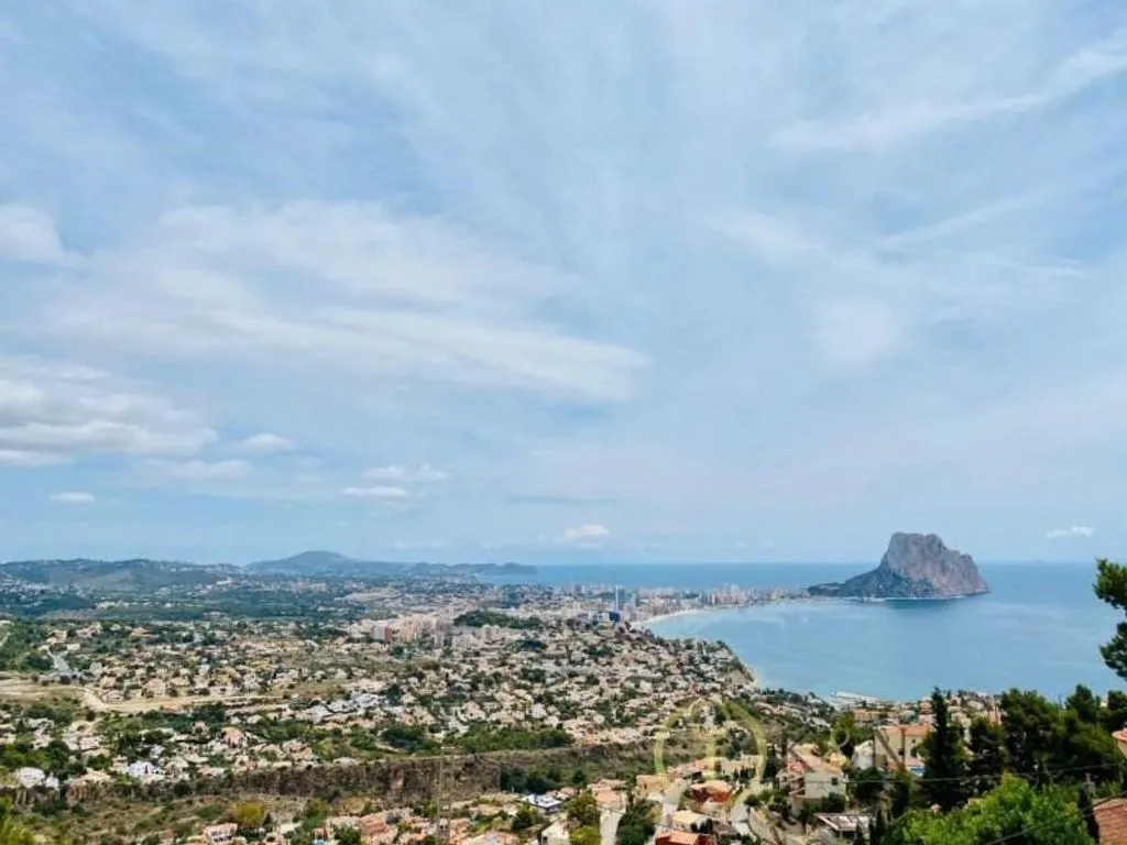 Modern Villa with Sea Views in Calpe
