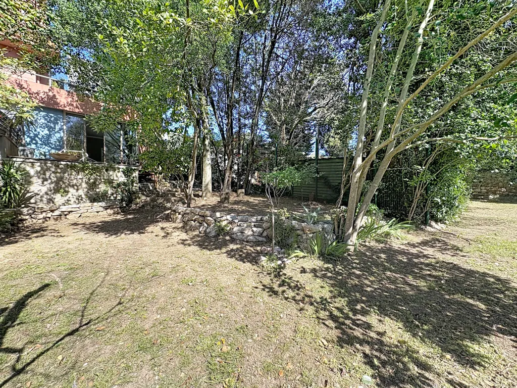 Garden - Luxury Apartment with Garden in Montpellier