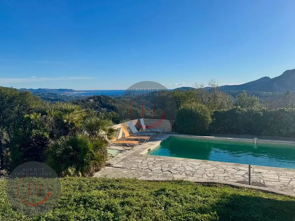 Bassein - Luxury Villa with Pool in Les Adrets-de-l'Estérel