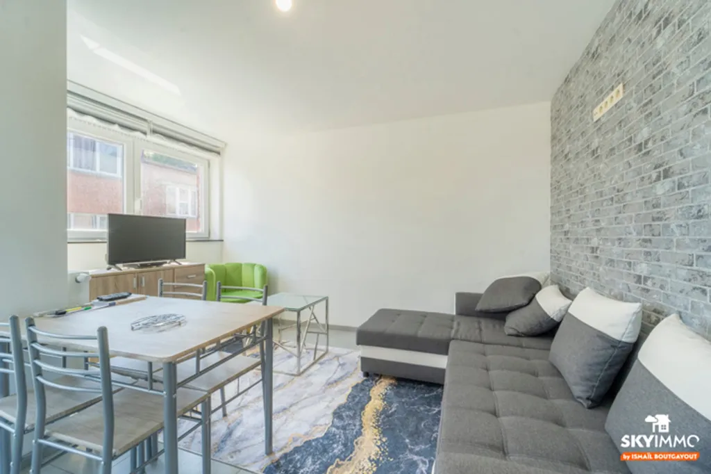 Séjour - Maison Neuve avec Balcon et Garage à Serain