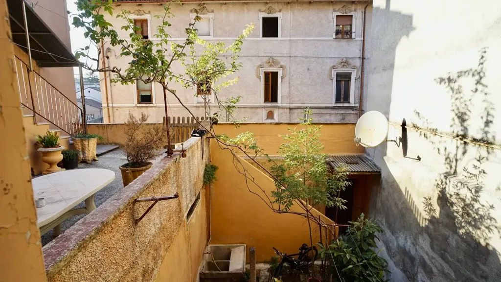 Aed - Historic Townhouse with Courtyard in Fabriano