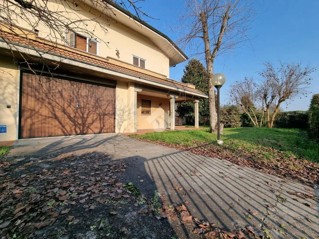 Extérieur - Villa with Garden in Borgo Virgilio