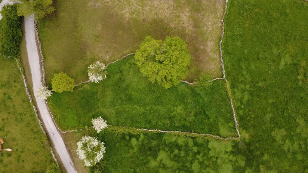Vista aerea - Urban Plot with House Plan in Campoo de Yuso