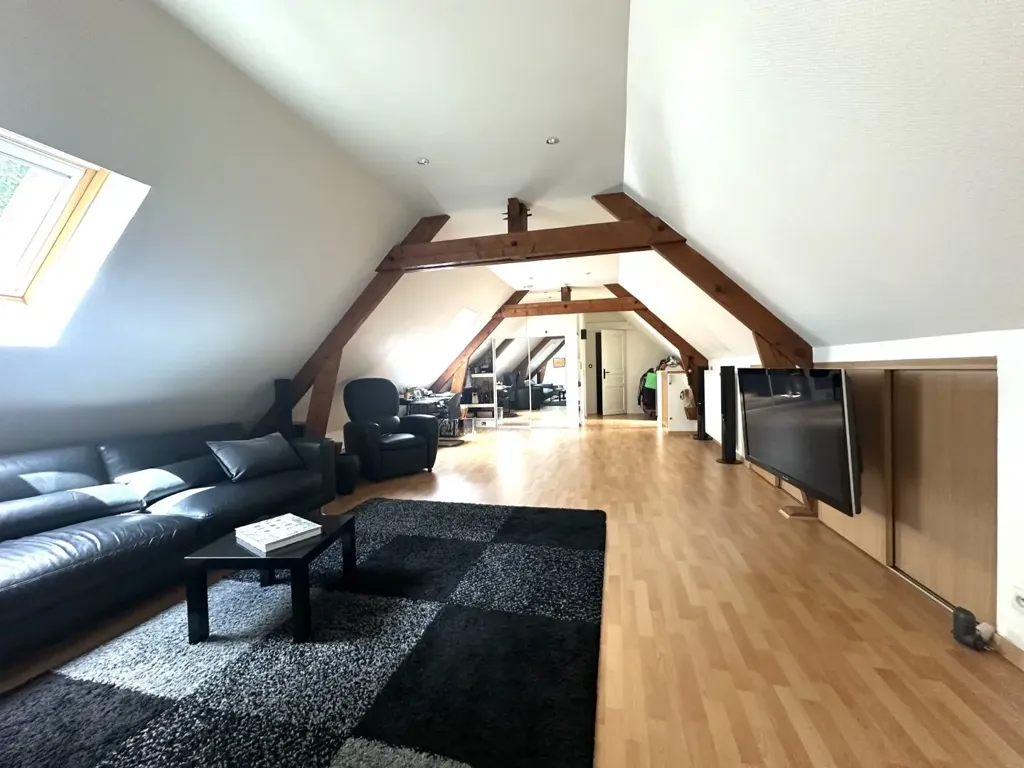 Pièces - Propriété avec Spa de Nage et Parc à l'Ouest de Tours