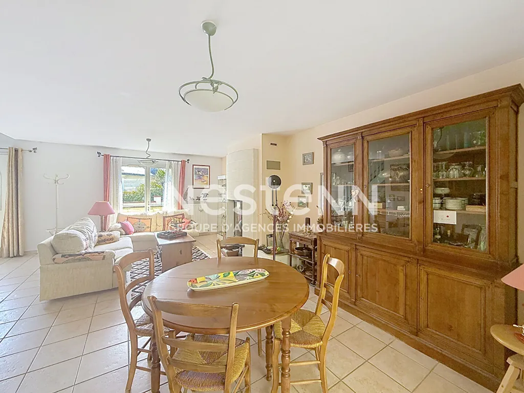 Salle à manger - Maison au Calme avec Véranda à Angers