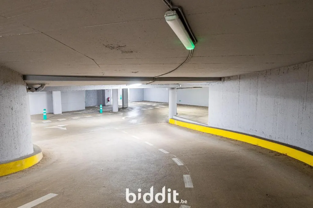 Garage - Emplacements de Parking dans Immeuble Résid. Leopold Views