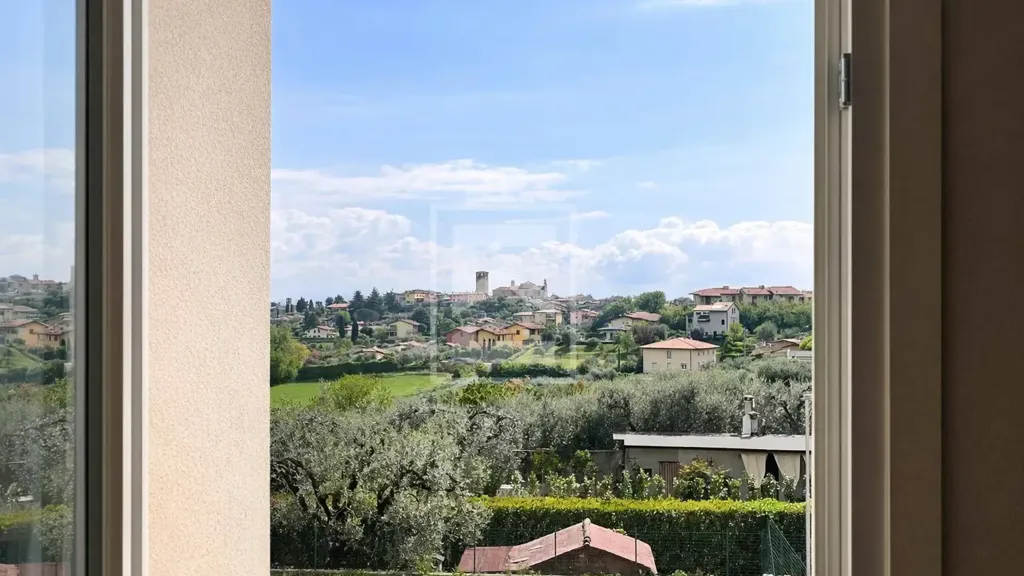 Rooms - Restored Triplex with Garden View in Manerba del Garda