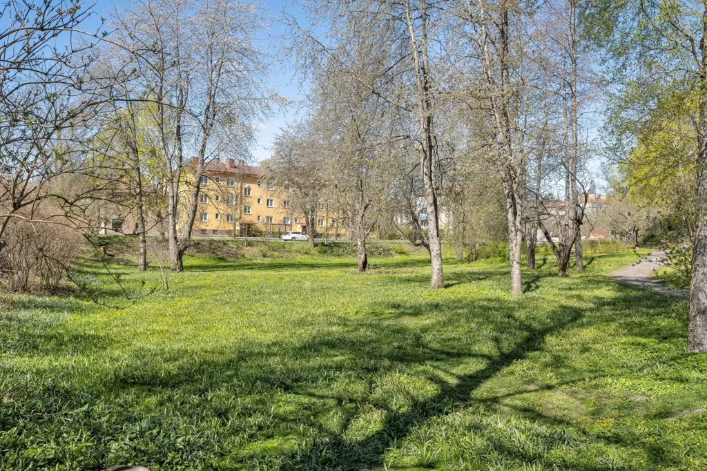 Jardin - Charming One-Bedroom Flat with Balcony in Uppsala