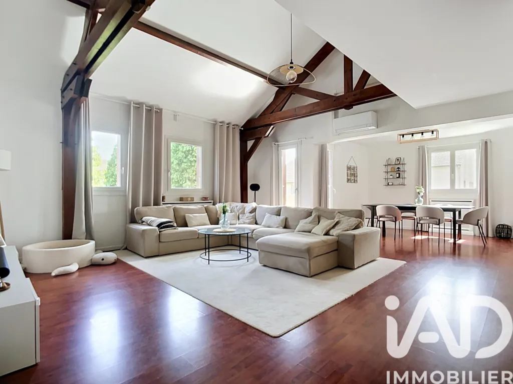 Elutuba - Duplex Apartment with Balcony in Pontault-Combault