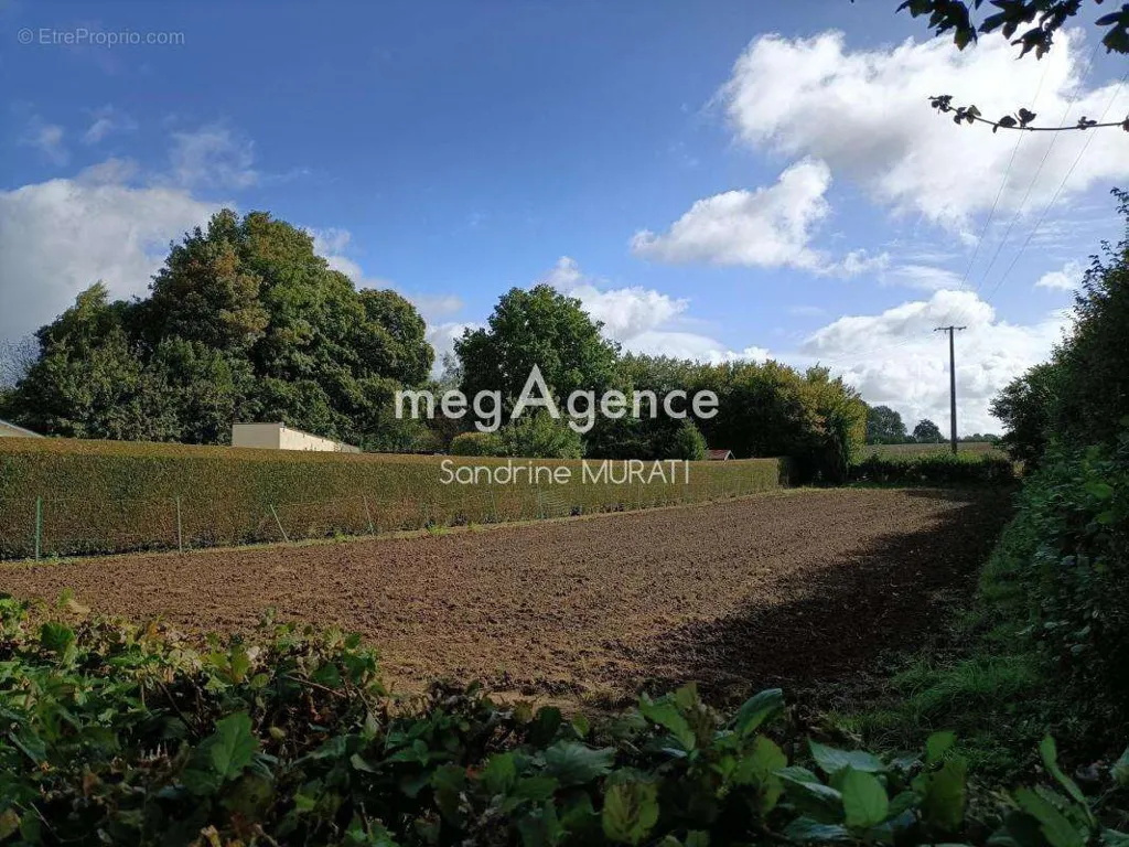Aed - Constructible Plot with Amenities in Gandelain