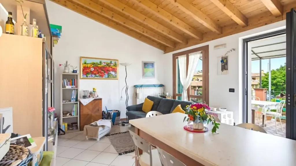 Söögituba - Bright Apartment with Terrace in Mazzano