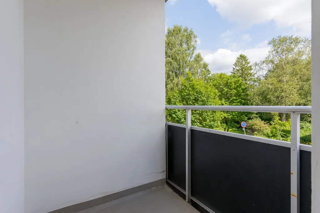 Balcone - Ground Floor Apartment with Balcony in Knalleland