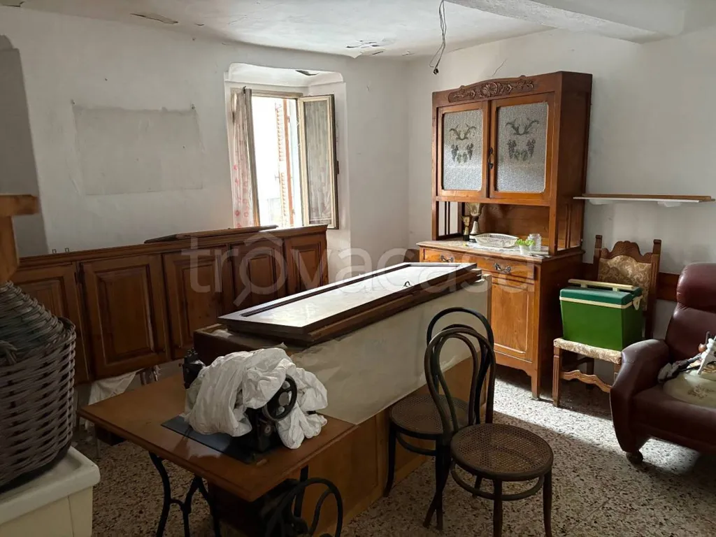 Söögituba - Rustic House with Balcony in Saliceto