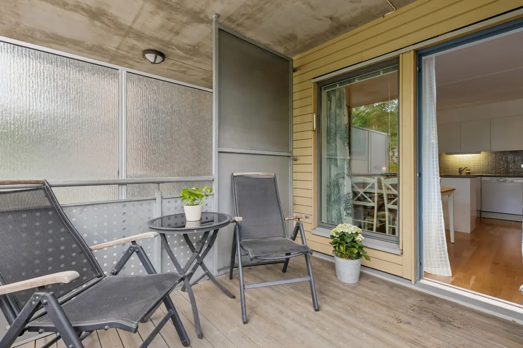 Rõdu - 3-Bedroom Apartment with Balcony in Hagan