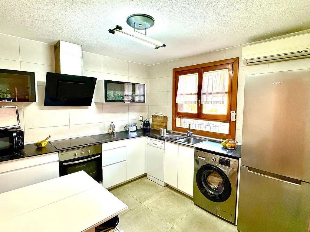 Cuisine - Terraced Chalet with Garden in Guadalajara