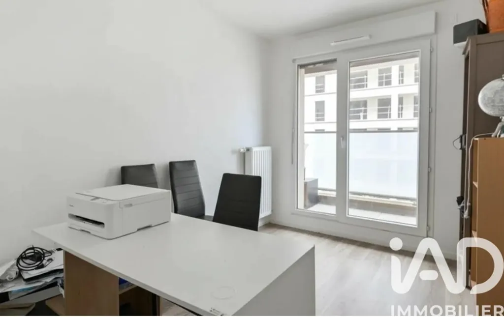 Bureau - Appartement T5 avec Balcon à Bagneux