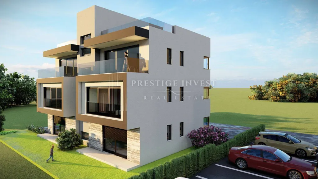 Two-Storey Apartment with Garden in Sukošan