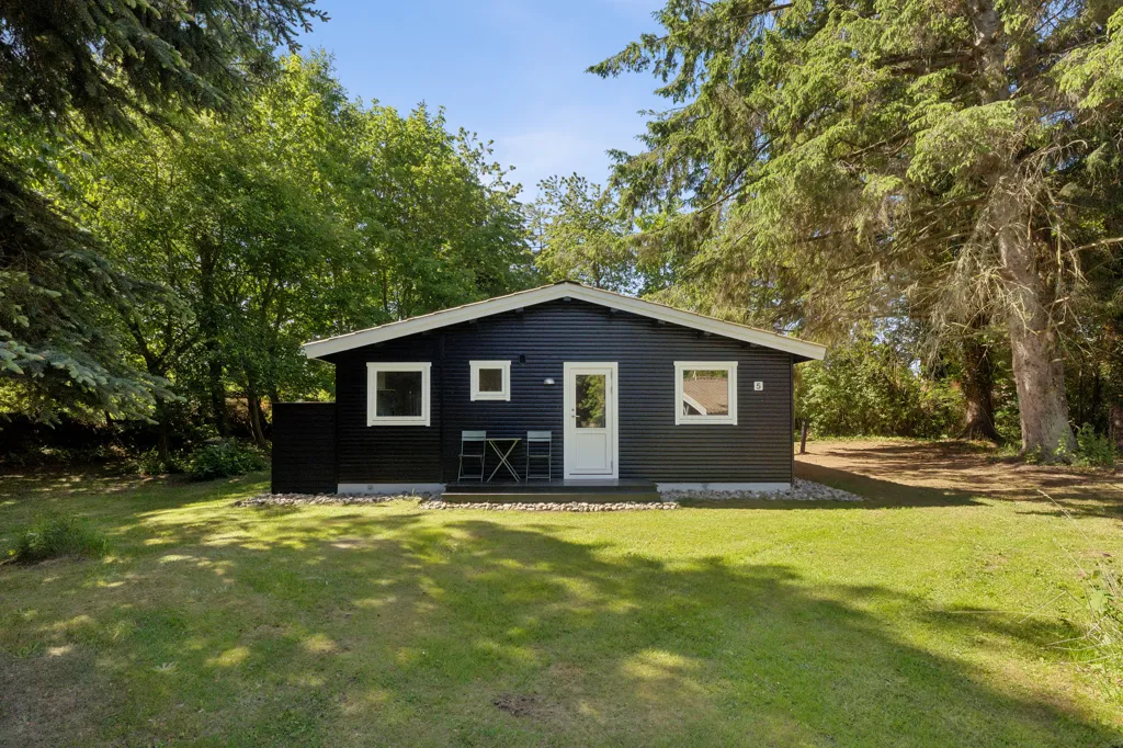 Välivaade - Renovated Holiday Home with Garden in Hundested