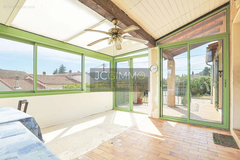 Terrasse - Villa T3 avec Jardin et Garage à Cabasse