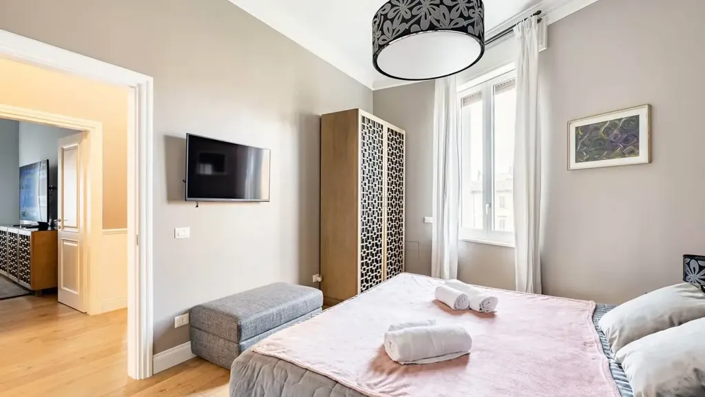Chambres - Restored Apartment with Balcony in Florence