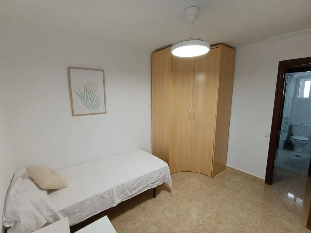Magamistoad - Furnished Flat with Air Conditioning in Rochelambert
