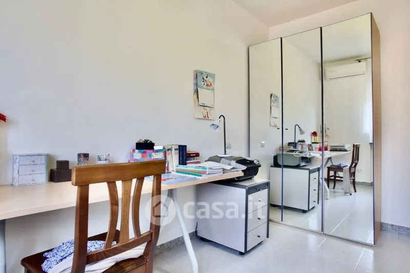 Bureau - Bifamiliar Villa with Private Garden in Vailate