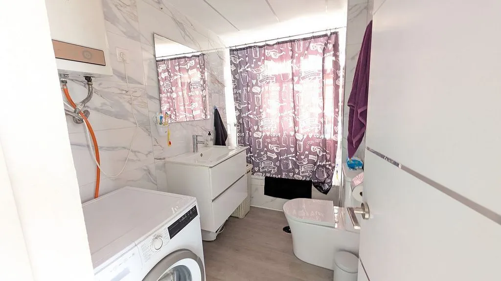 Salles de bain - 3-Bedroom Flat with Terrace in La Unión