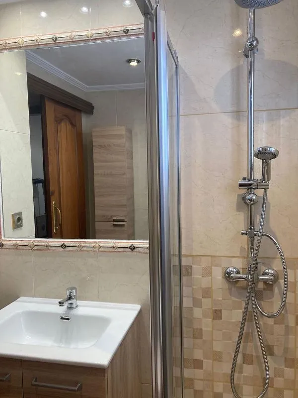 Bagni - Bright Apartment with Air Conditioning in Figueroa Park