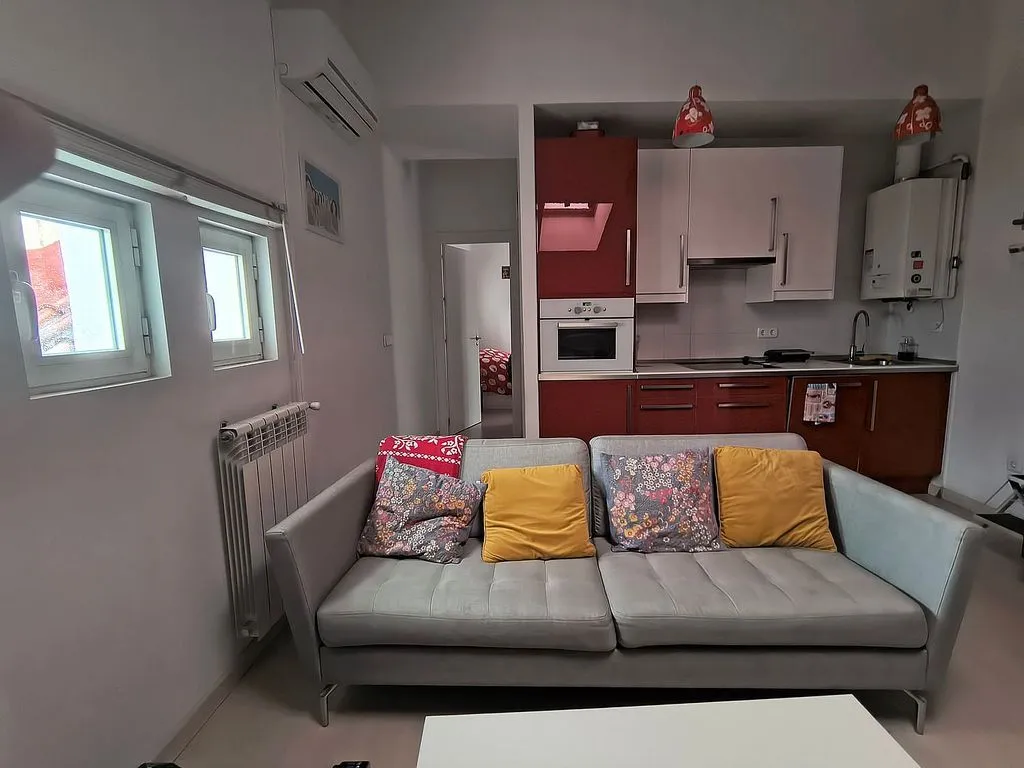 Séjour - Bright 1-Bedroom Flat with Lift in Embajadores