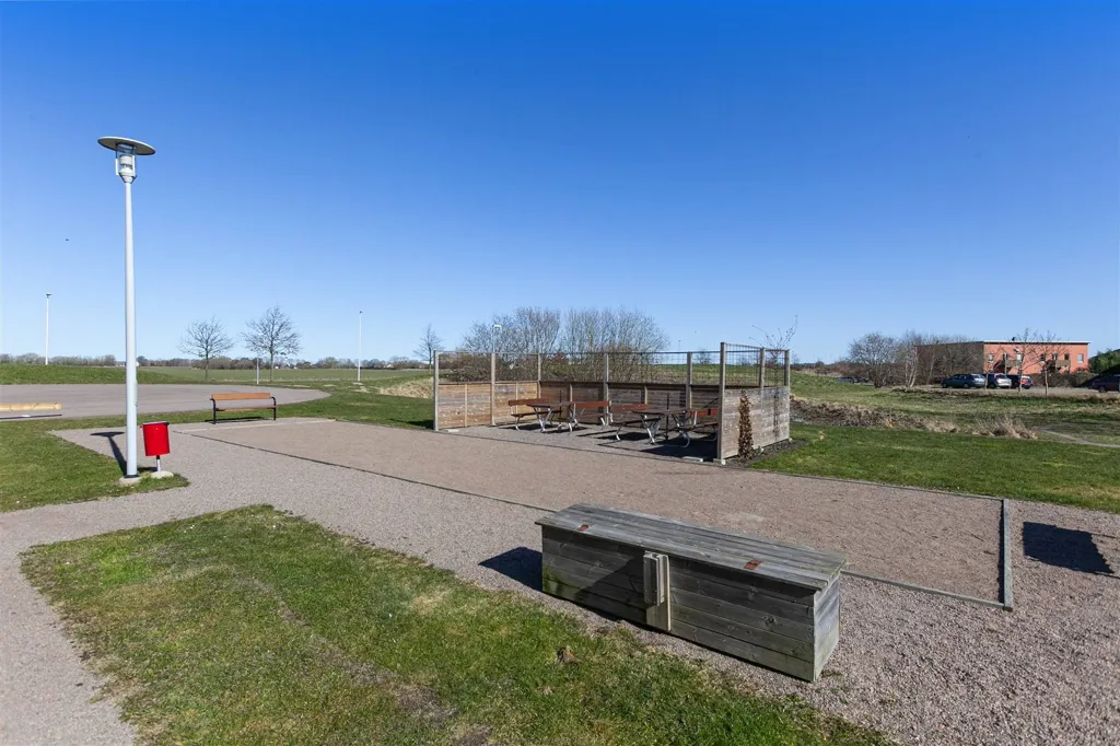 Garden - Spacious Flat with Lift in Höganäs