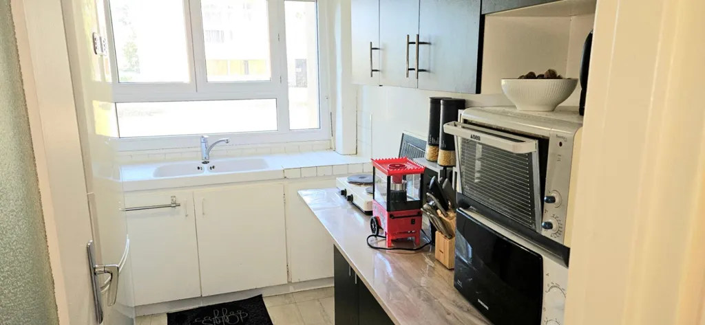 Cuisine - Appartement avec Balcon au Centre de Gaillon