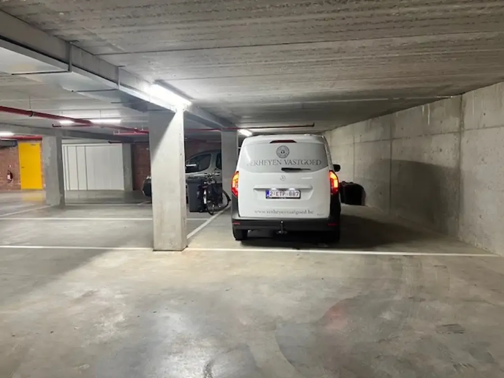 Parkimiskoht asukohas Hoogstraten