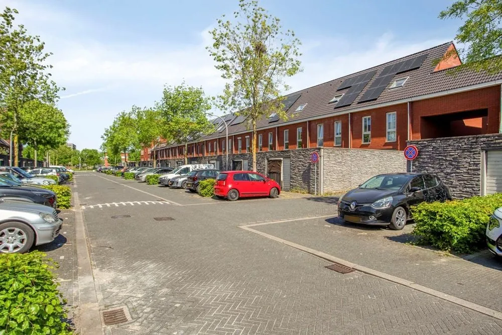 Exterior - Eco-Friendly Corner House with Two Parking Spots in Nootdorp