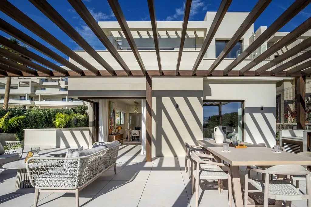 Terrass - Beachfront Villa with Pool in Estepona