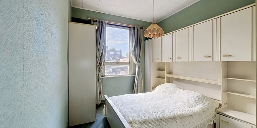 Chambres - Appartement à Moderniser avec Jardin à Deurne