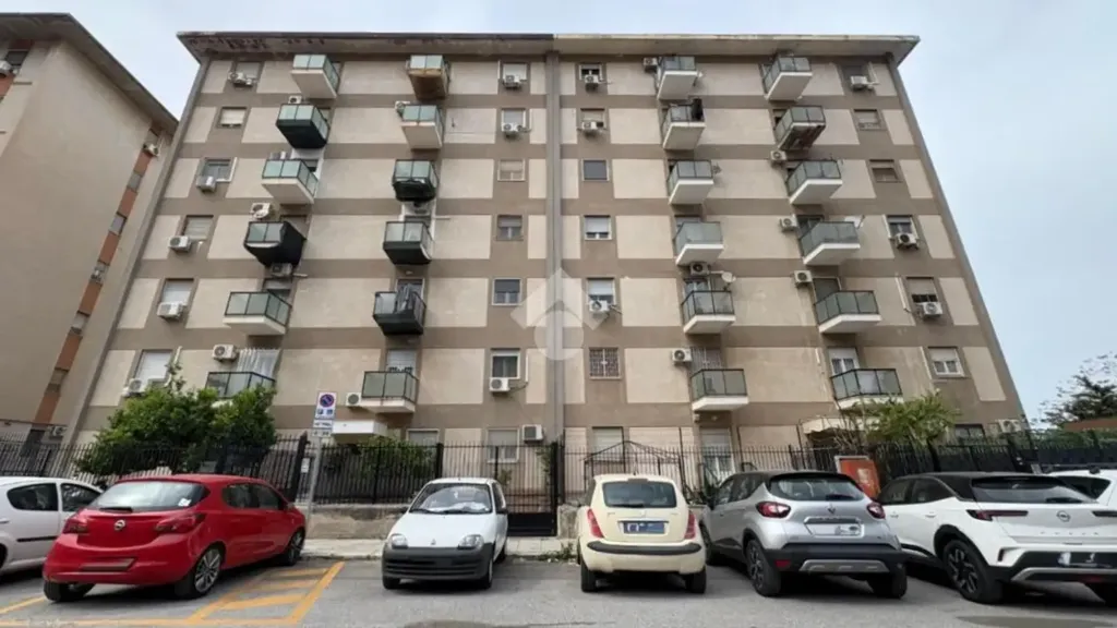 Välivaade - 3-Room Apartment with Balcony in Palermo