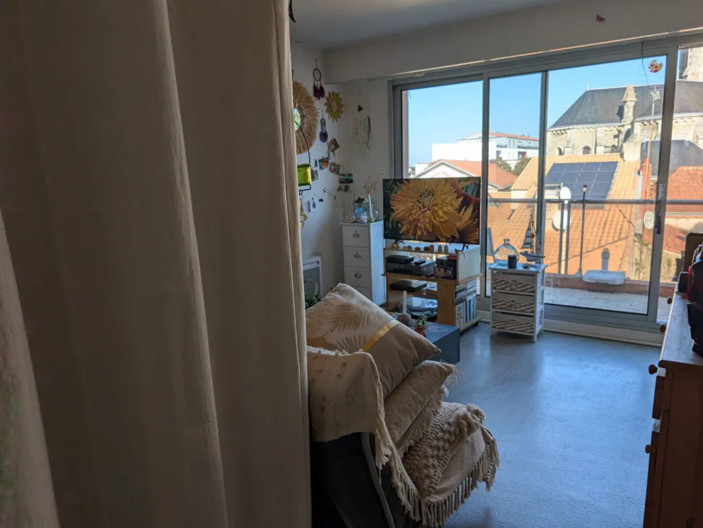 Elutuba - Bright Studio with Balcony in Challans