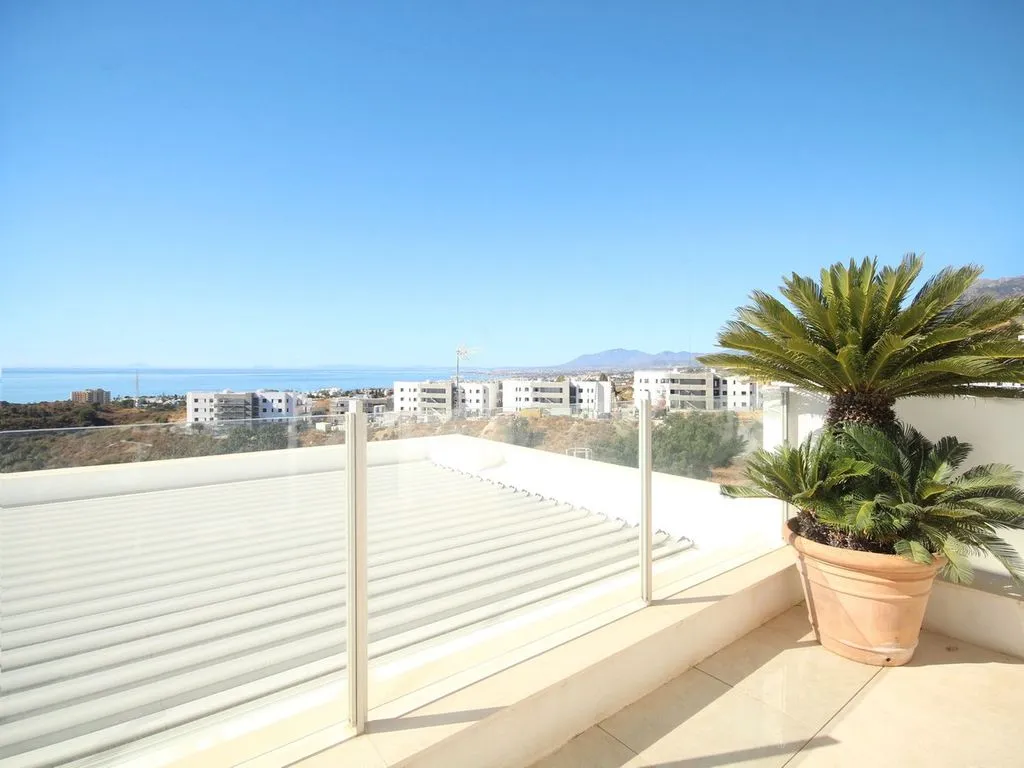 Terrass - Luxury Penthouse with Pool in Marbella